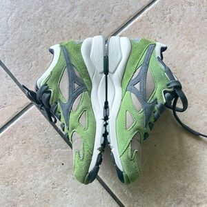 Mizuno sneaker US6 women